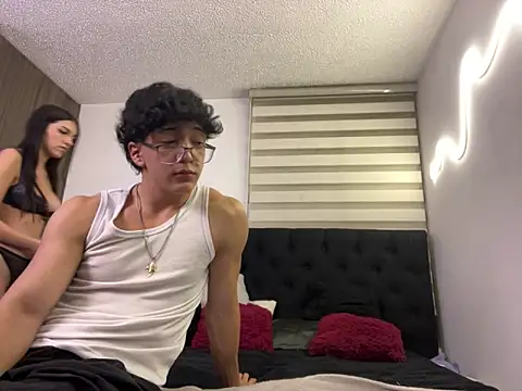 DesireLuxe online show from 19, 3, 2025