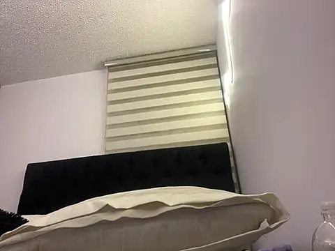 DesireLuxe online show from 10, 3, 2025