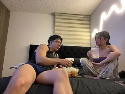 DesireLuxe online show from 5, 2, 2026