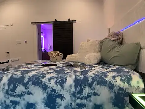 Snapshot of caylawatsun chatting on 20, 11, 2025 caylawatsun online show from 20, 11, 2025