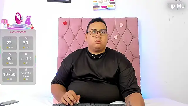 MICHAEL AND SHARON online show from 24, 9, 2025