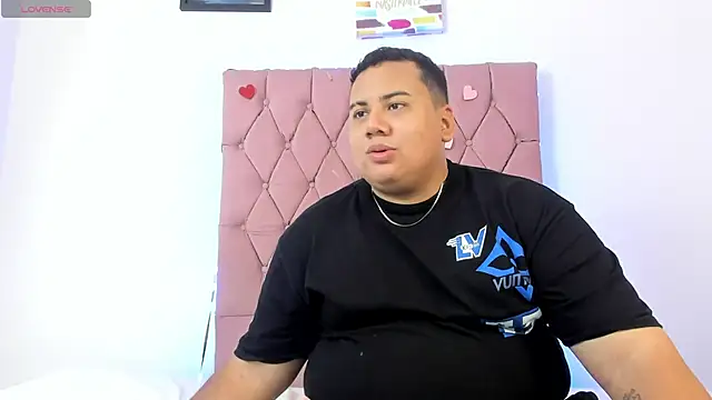 MICHAEL AND SHARON online show from 8, 11, 2025