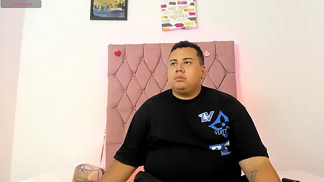 MICHAEL AND SHARON online show from 25, 10, 2025