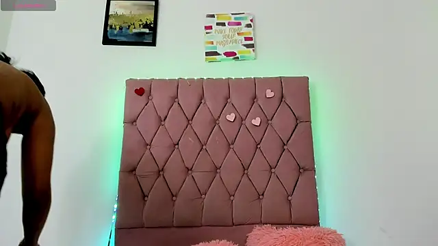 MICHAEL AND SHARON online show from 30, 10, 2025