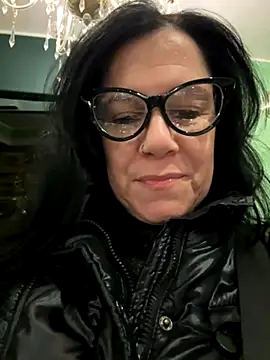 Snapshot of LadydeSade chatting on 18, 11, 2025 LadydeSade online show from 18, 11, 2025