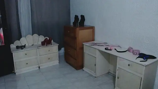 EngelCristaly online show from 14, 4, 2026