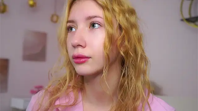 Snapshot of SunnivaCovil chatting on 15, 2, 2026 SunnivaCovil online show from 15, 2, 2026