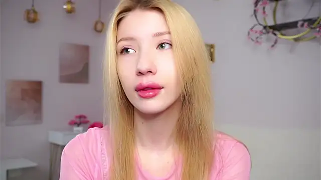 Snapshot of SunnivaCovil chatting on 2, 3, 2026 SunnivaCovil online show from 2, 3, 2026