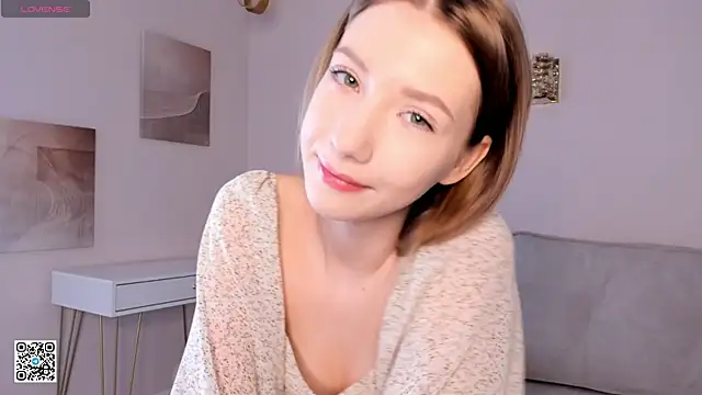 SunnivaCovil online show from 28, 2, 2025