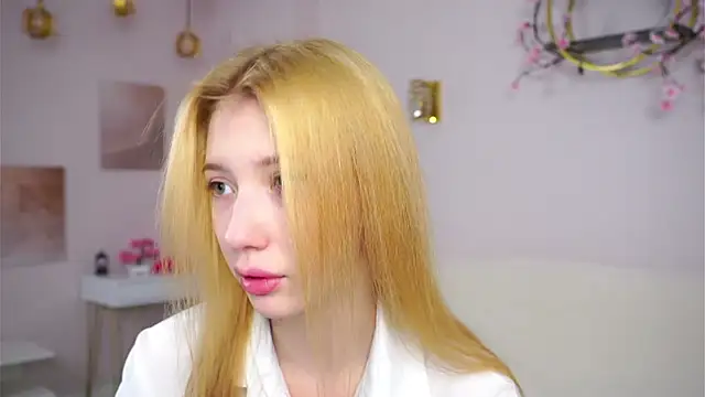 Snapshot of SunnivaCovil chatting on 28, 2, 2026 SunnivaCovil online show from 28, 2, 2026