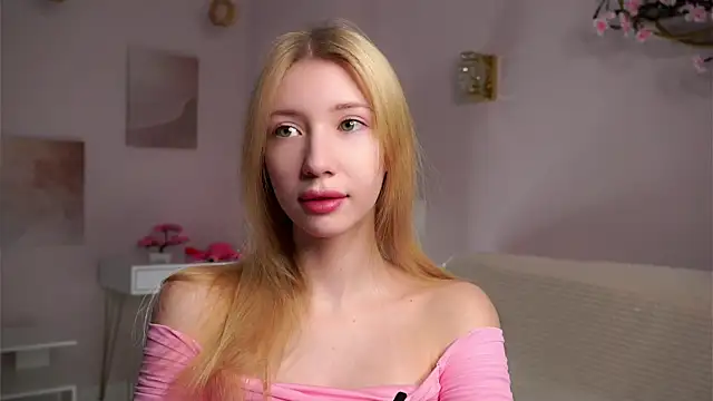 Snapshot of SunnivaCovil chatting on 12, 3, 2026 SunnivaCovil online show from 12, 3, 2026