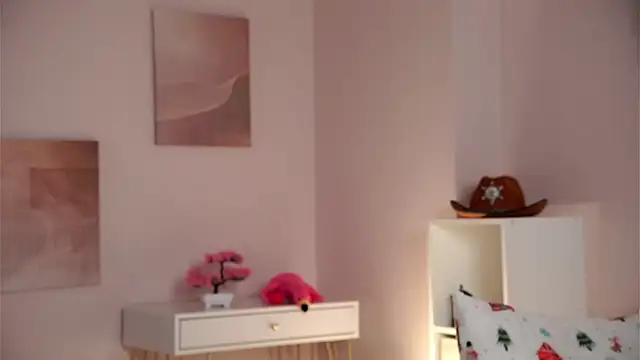 Snapshot of SunnivaCovil chatting on 4, 4, 2026 SunnivaCovil online show from 4, 4, 2026