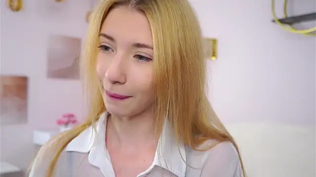 Snapshot of SunnivaCovil chatting on 10, 2, 2026 SunnivaCovil online show from 10, 2, 2026