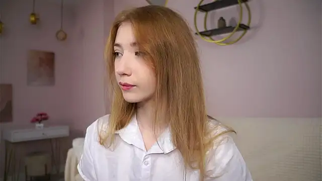 SunnivaCovil online show from 28, 9, 2025