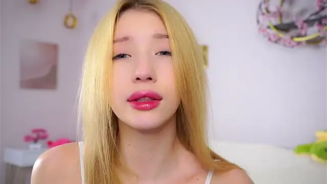 Snapshot of SunnivaCovil chatting on 17, 2, 2026 SunnivaCovil online show from 17, 2, 2026