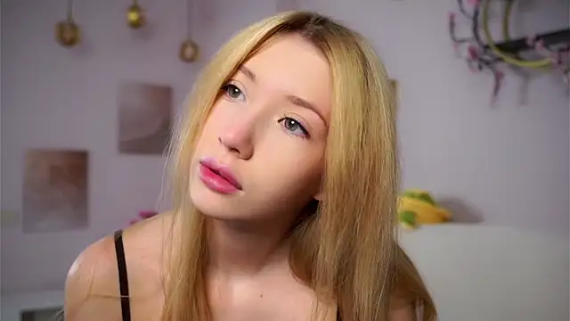 Snapshot of SunnivaCovil chatting on 21, 2, 2026 SunnivaCovil online show from 21, 2, 2026