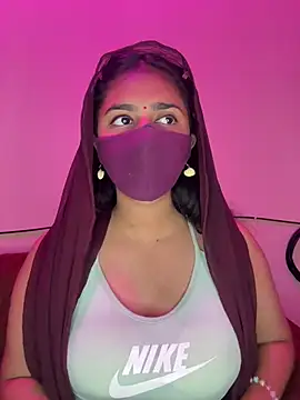 Dishasarmaa05 online show from 17, 3, 2025