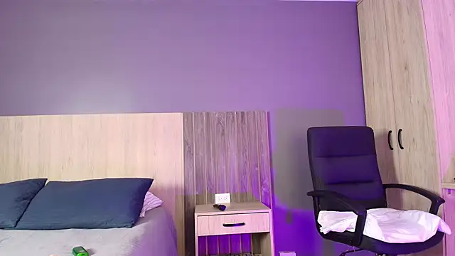 Ashly hills online show from 2, 3, 2025