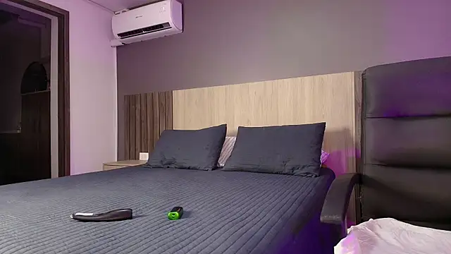 Ashly hills online show from 4, 3, 2025