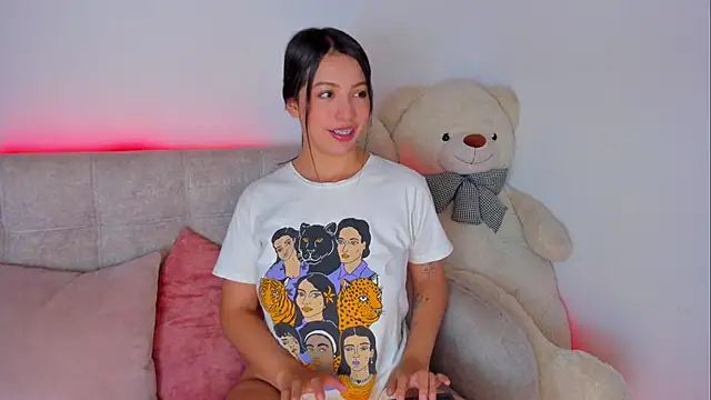 MIaloveone  online show from 8, 3, 2025