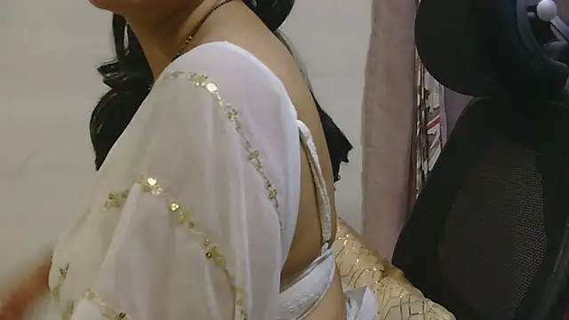 Snapshot of MilkyQueen69 chatting on 10, 2, 2026 MilkyQueen69 online show from 10, 2, 2026