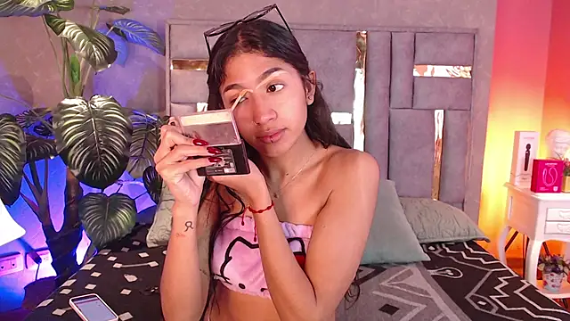 Tyla Ks online show from 10, 9, 2025