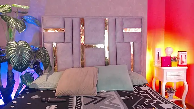 Tyla Ks online show from 16, 9, 2025