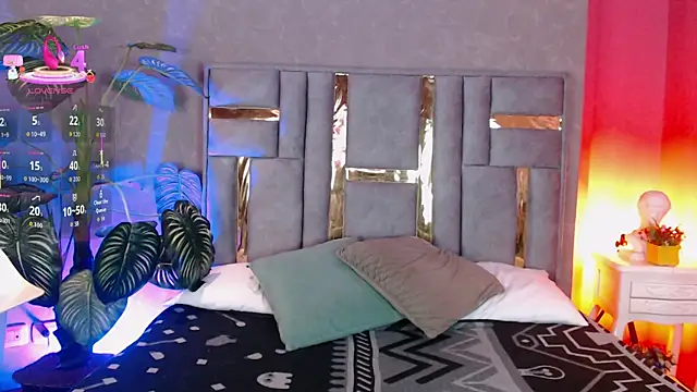 Tyla Ks online show from 5, 12, 2025