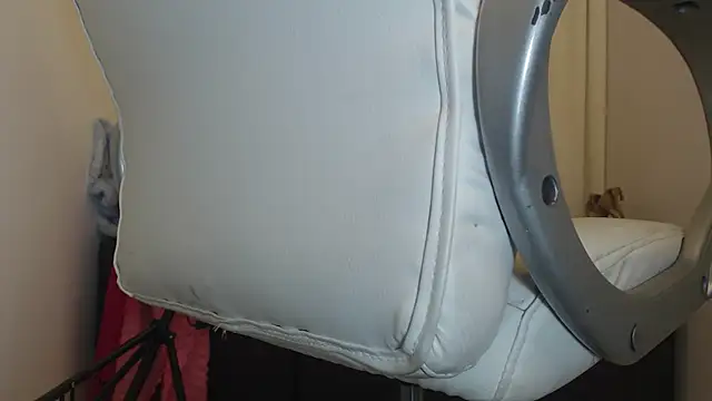 Mature 2025 online show from 17, 3, 2025