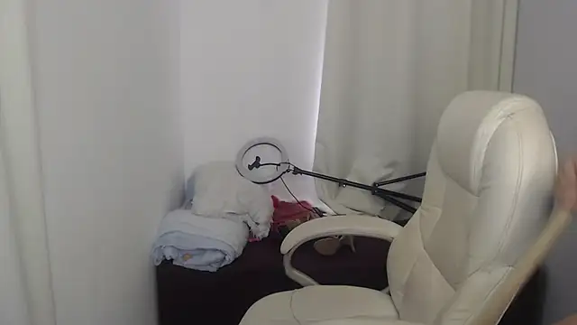 Mature 2025 online show from 12, 3, 2025