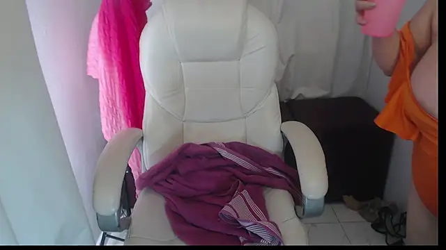 Mature 2025 online show from 10, 3, 2025