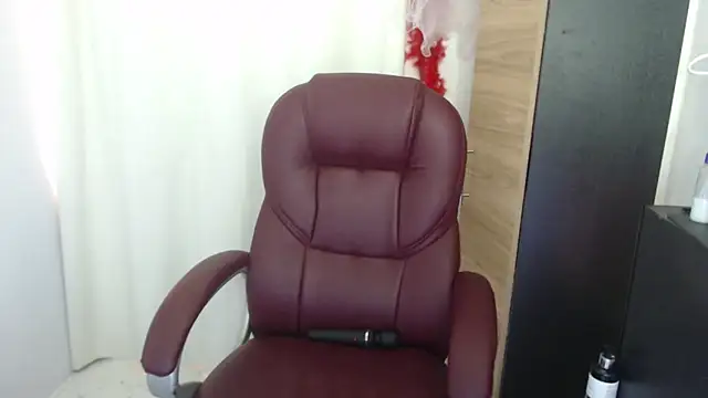 Mature 2025 online show from 1, 6, 2026
