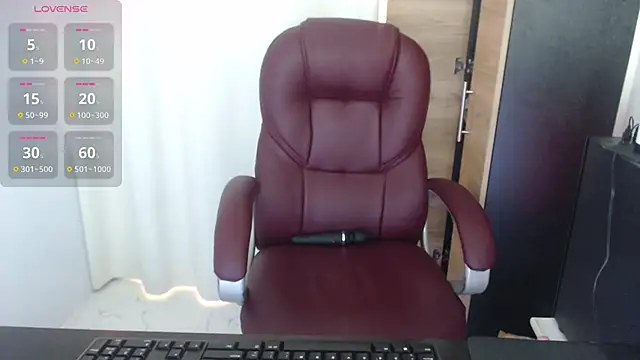 Mature 2025 online show from 11, 5, 2026