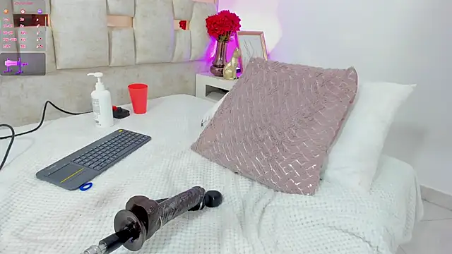 cutie sarax1 online show from 4, 10, 2025