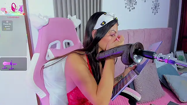 cutie sarax1 online show from 22, 11, 2025