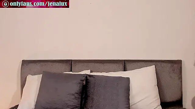 jennalux  online show from 4, 10, 2025