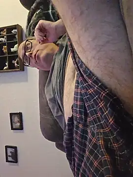 Snapshot of Smallone327 chatting on 1, 2, 2026 Smallone327 online show from 1, 2, 2026