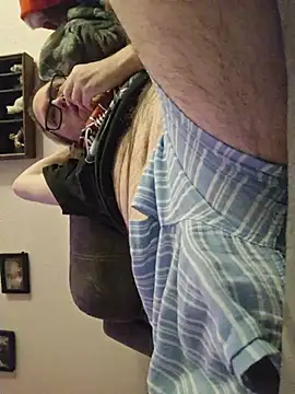 Snapshot of Smallone327 chatting on 16, 2, 2026 Smallone327 online show from 16, 2, 2026