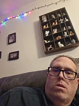 Smallone327 online show from 12, 4, 2026