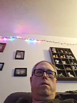 Snapshot of Smallone327 chatting on 2, 3, 2026 Smallone327 online show from 2, 3, 2026