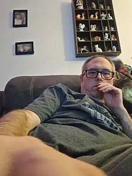 Snapshot of Smallone327 chatting on 15, 2, 2026 Smallone327 online show from 15, 2, 2026