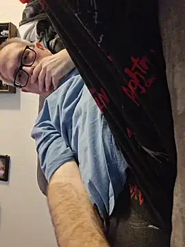 Smallone327 online show from 6, 4, 2026