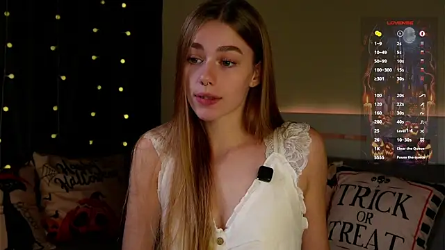 EmilaMills online show from 25, 10, 2025