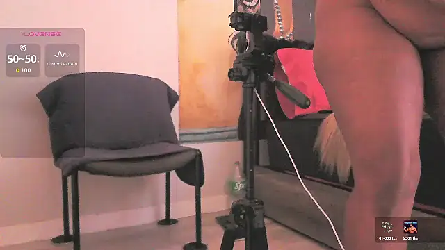 Queenanitadix online show from 5, 3, 2026