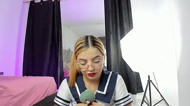 MelaniJhonson online show from 12, 10, 2025