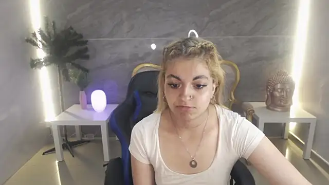 lili conor s online show from 13, 3, 2025