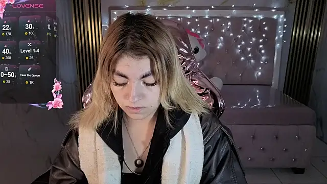 lili conor s online show from 18, 11, 2025