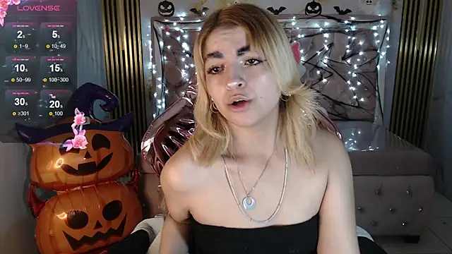 lili conor s online show from 10, 10, 2025