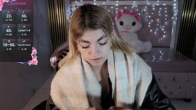 lili conor s online show from 14, 11, 2025