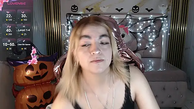 lili conor s online show from 4, 10, 2025